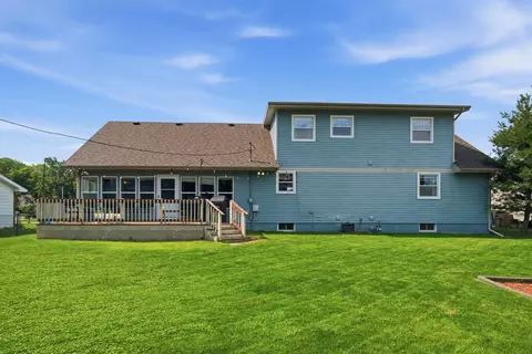 Exterior - 954 Mohawk Dr, Crown Point, IN 46307 photo 5 of 7
