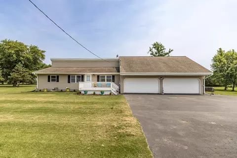 18311 Clark St, Lowell, IN 46356