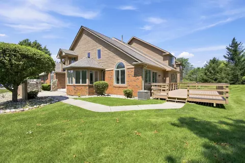 Exterior - 944 Cornwallis Ln, Munster, IN 46321 photo 2 of 11
