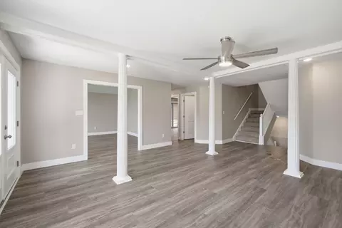 Living - 944 Cornwallis Ln, Munster, IN 46321 photo 9 of 12