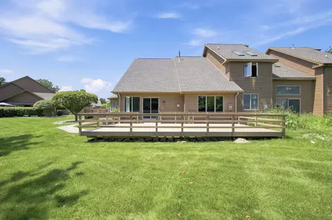 Exterior - 944 Cornwallis Ln, Munster, IN 46321 photo 6 of 11