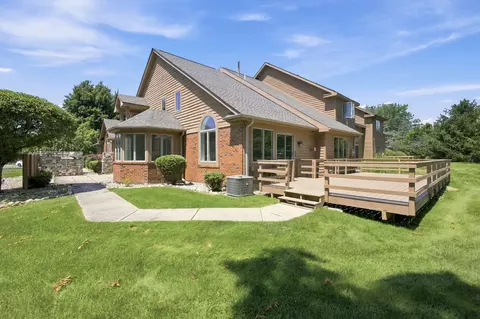 Exterior - 944 Cornwallis Ln, Munster, IN 46321 photo 8 of 11