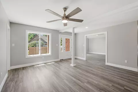 Living - 944 Cornwallis Ln, Munster, IN 46321 photo 5 of 12