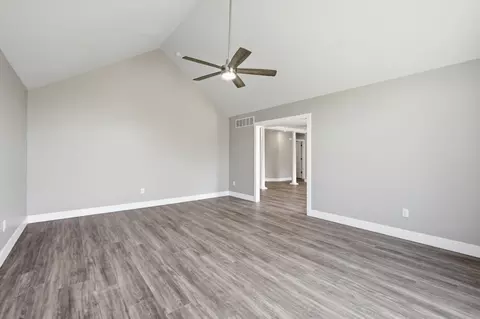 Living - 944 Cornwallis Ln, Munster, IN 46321 photo 11 of 12