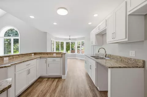 Kitchen - 944 Cornwallis Ln, Munster, IN 46321 photo 1 of 4