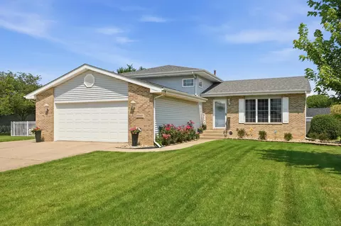 10667 Millard Dr, Saint John, IN 46373