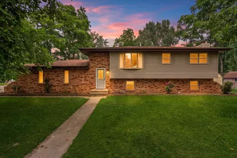 5272 Robbins Ave, Portage, IN 46368