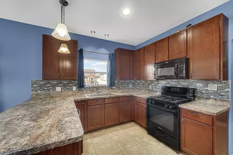 Kitchen - 7760 E 123rd Pl, Crown Point, IN 46307 photo 1 of 3