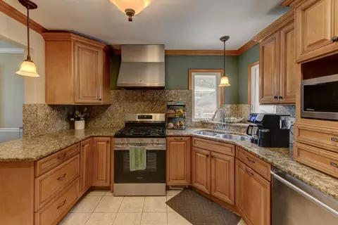 Kitchen - 18 Timrick Dr, Munster, IN 46321 photo 1 of 2