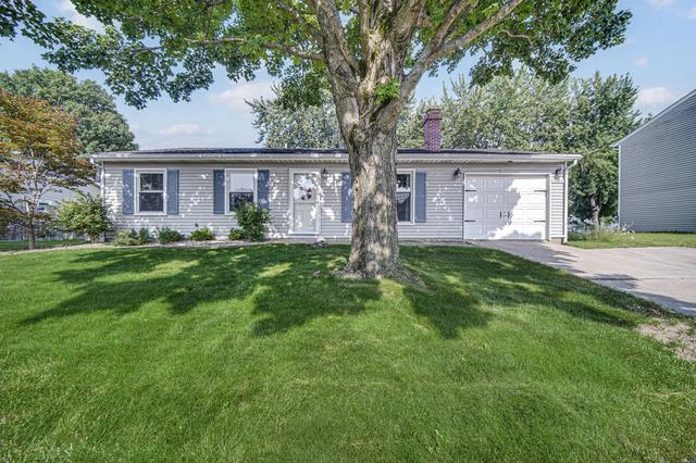 2208 Berwick Dr, Valparaiso, IN 46383