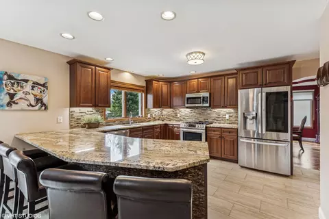 Kitchen - 1427 Brandywine Dr, Munster, IN 46321 photo 1 of 4