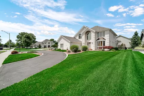 Exterior - 1427 Brandywine Dr, Munster, IN 46321 photo 4 of 9