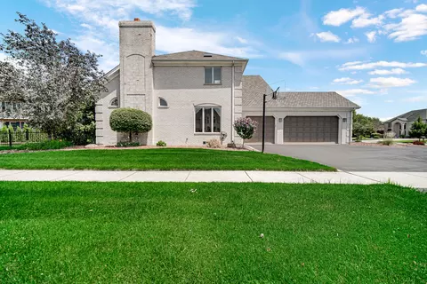 Exterior - 1427 Brandywine Dr, Munster, IN 46321 photo 6 of 9