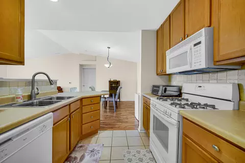 Kitchen - 9810 Wildwood Cir #2C, Munster, IN 46321 photo 2 of 2