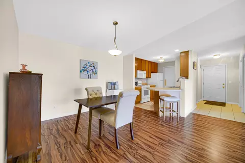 Dining - 9810 Wildwood Cir #2C, Munster, IN 46321 photo 2 of 2