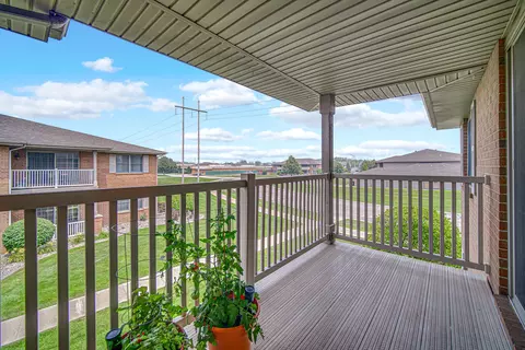 Exterior - 9810 Wildwood Cir #2C, Munster, IN 46321 photo 2 of 5