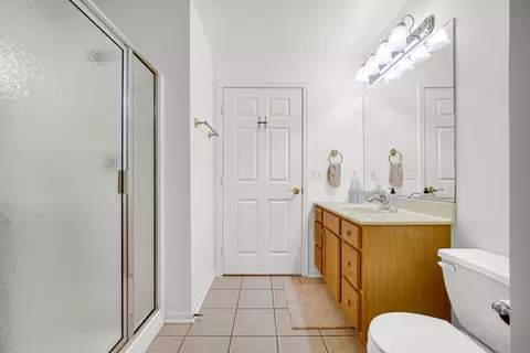 Bath - 9810 Wildwood Cir #2C, Munster, IN 46321 photo 1 of 3