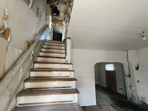 Entry Way - 216 Ellsworth St, Gary, IN 46404 photo 4 of 6