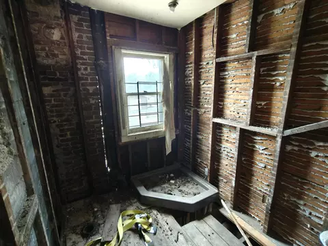 Bath - 216 Ellsworth St, Gary, IN 46404 photo 1 of 1