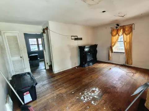 Living - 840 E 44th Pl, Gary, IN 46409 photo 1 of 2