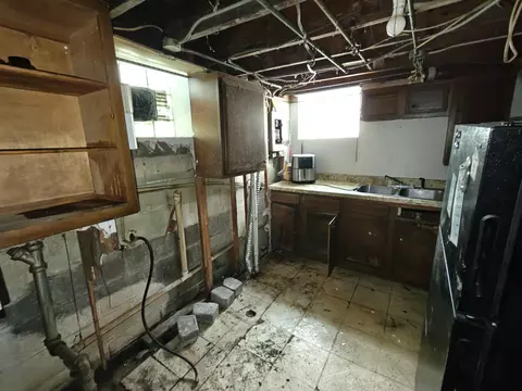 Kitchen - 840 E 44th Pl, Gary, IN 46409 photo 3 of 3