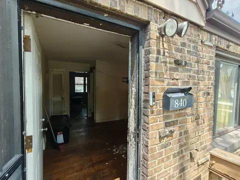 Entry Way - 840 E 44th Pl, Gary, IN 46409 photo 1 of 5