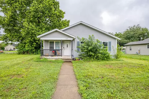 1471 S 14th St, Terre Haute, IN 47802