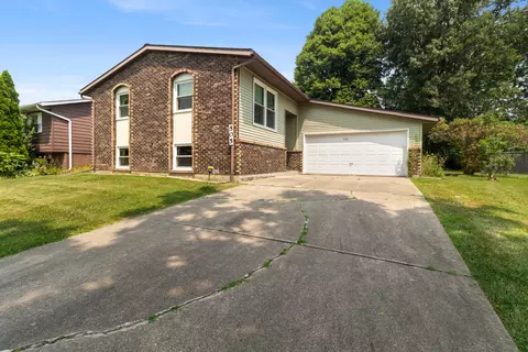 505 W South St, Hebron, IN 46341