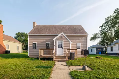 207 E Allen St, Kentland, IN 47951