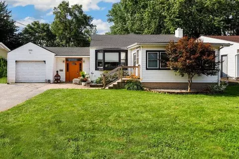 1212 Institute St, Valparaiso, IN 46383