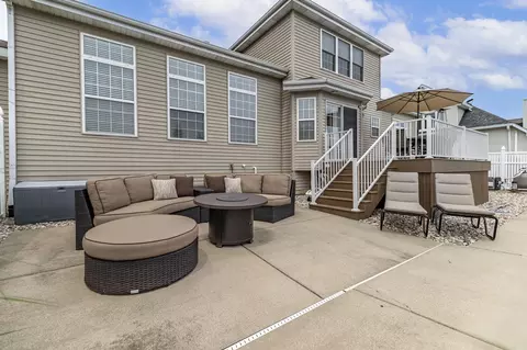 Exterior - 673 Davis Cir, Crown Point, IN 46307 photo 10 of 14