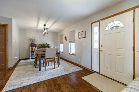 Entry Way - 673 Davis Cir, Crown Point, IN 46307 photo 2 of 4