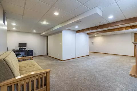 Living - 673 Davis Cir, Crown Point, IN 46307 photo 4 of 4