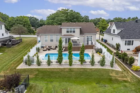 View/Area - 673 Davis Cir, Crown Point, IN 46307 photo 1 of 8