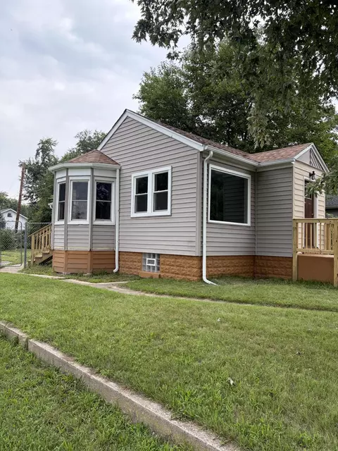 Exterior - 1176 Matthews St, Gary, IN 46406 photo 2 of 3