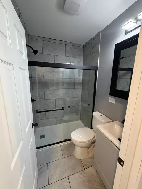 Bath - 1176 Matthews St, Gary, IN 46406 photo 1 of 2