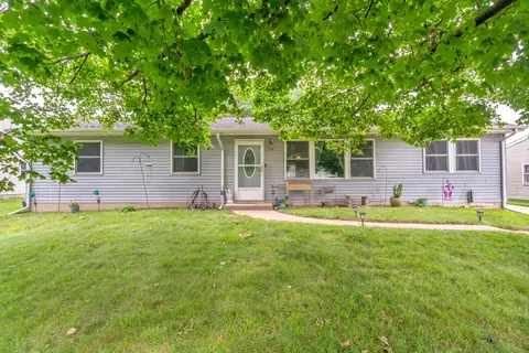 789 Eagle Creek Rd, Valparaiso, IN 46385