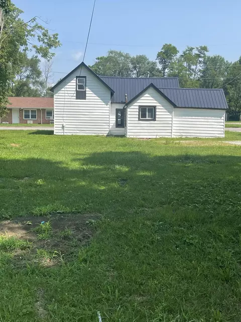 Exterior - 308 E John St, Knox, IN 46534 photo 5 of 5