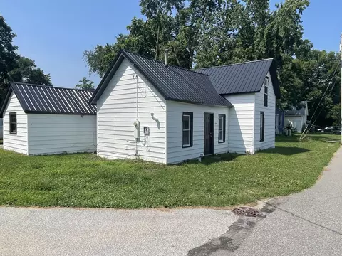 Exterior - 308 E John St, Knox, IN 46534 photo 4 of 5