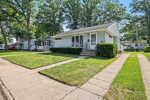 3018 Hollywood Ave, Michigan City, IN 46360