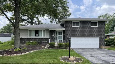 2134 W 3rd Pl, Hobart, IN 46342