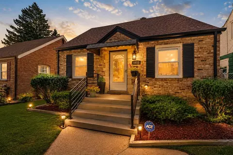 6813 Schneider Ave, Hammond, IN 46323