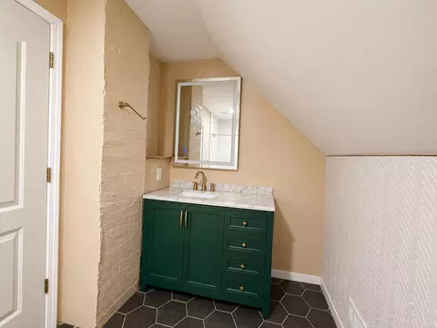 Bath - 6101 E 6th Pl, Gary, IN 46403 photo 2 of 3