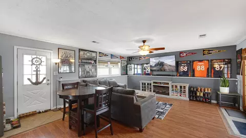 Living - 541 N Lindberg St, Griffith, IN 46319 photo 3 of 4