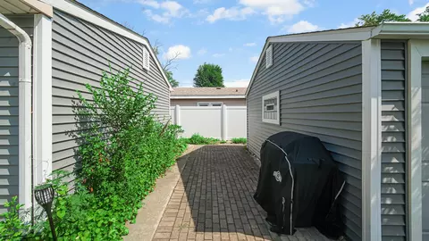 Exterior - 541 N Lindberg St, Griffith, IN 46319 photo 5 of 6