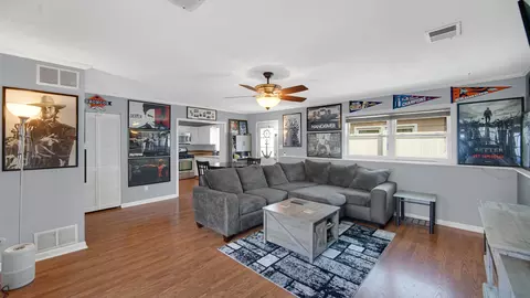 Living - 541 N Lindberg St, Griffith, IN 46319 photo 2 of 4