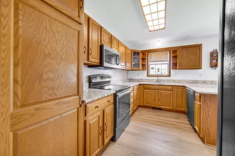 Kitchen - 8735 E 124th Pl, Crown Point, IN 46307 photo 1 of 3