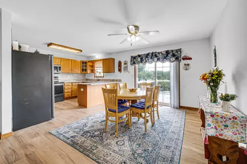 Dining - 8735 E 124th Pl, Crown Point, IN 46307 photo 2 of 3