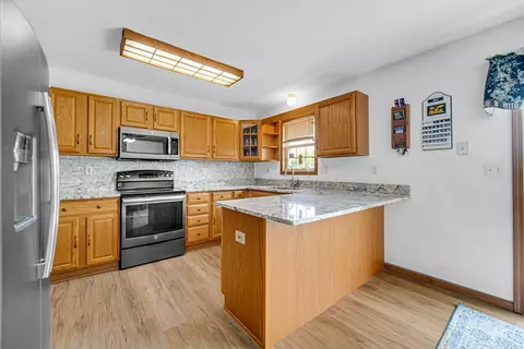 Kitchen - 8735 E 124th Pl, Crown Point, IN 46307 photo 2 of 3