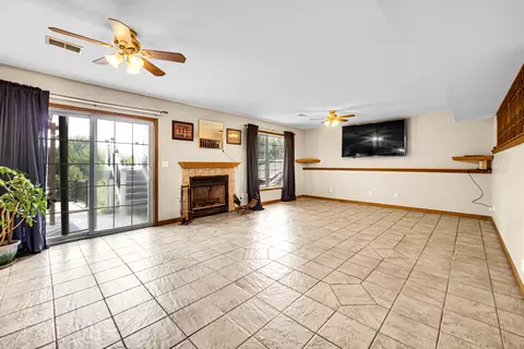 Living - 8735 E 124th Pl, Crown Point, IN 46307 photo 4 of 6